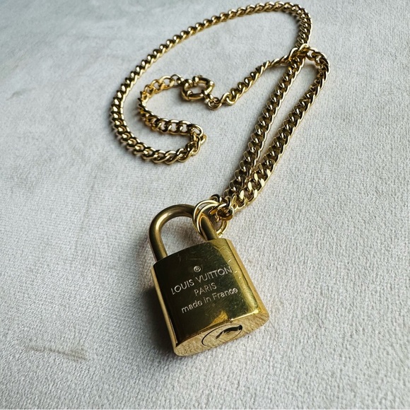 Louis Vuitton Lock Necklace Stainless Steel Curb Chain Gold Tone - Picture 8 of 15